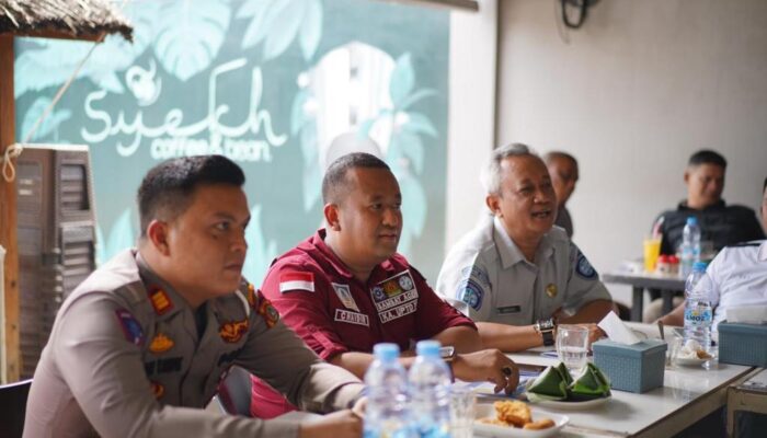 Masyarakat antusias Bayar Pajak Kendaraan Di Warung Kopi dan Samsat Keliling