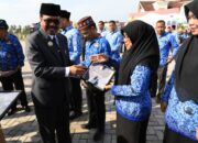 Sejumlah Sekolah dan Guru Di Aceh Utara  Terima Penghargaan Hardiknas