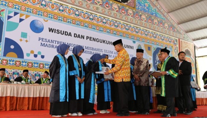 Wisuda Pesantren Misbahul Ulum, Pj Imran  Santri Di Ajak berfikir Global