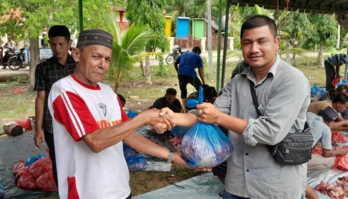 Panitia Qurban Kemesjidan Sirajul Al-Muklisin Punti Sukses Sembelih 11 Ekor Sapi dan 6 Kambing