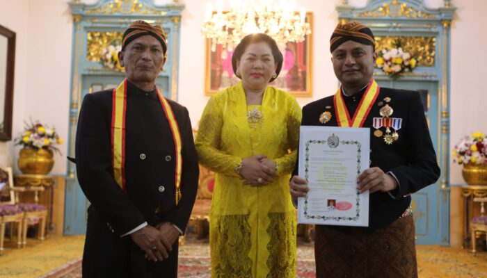 Konsen Lestarikan Budaya, Pj Wali Kota Imran Dianugerahi Gelar Kanjeng Raden Tumenggung oleh Karaton Surakarta