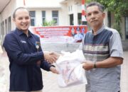 PT PIM Bagikan 450 Bendera Merah Putih di Kecamatan Dewantara