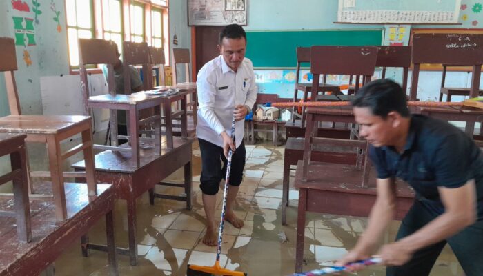 Kadis P&K Aceh Utara Tinjau Langsung Sekolah Imbas Banjir