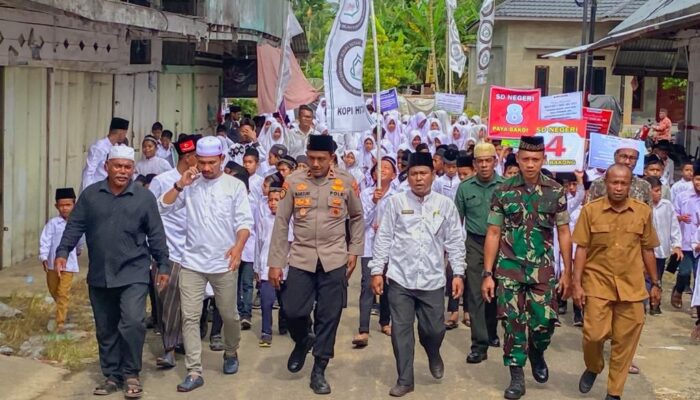 Sambut Maulid Nabi Muhammad SAW, Ribuan Masyarakat di Kecamatan Paya Bakong Sholawat Keliling