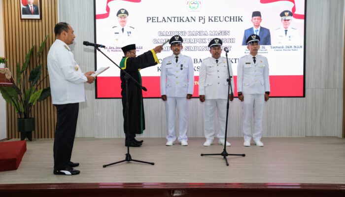 Lantik Tiga Penjabat Keuchik, Pj Wali Kota Imran : Bisa Diberhentikan Sebelum Satu Tahun