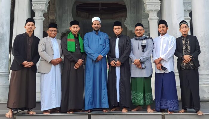 Syaikh Muhammad Khudari dari Universitas Al Azhar Kairo Mesir Imam Shalat Subuh Kompas Aceh Utara