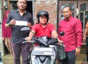 Pon Yaya dan Arafat Salurkan Bantuan Becak untuk Penyandang Disabilitas