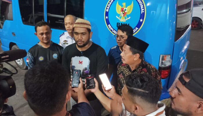 Pemkot Lhokseumawe dan BNNK Lhomseumawe Tes Urine Puluhan Sopir Bus Angkutan Mudik di Terminal Type C Keude Aceh.