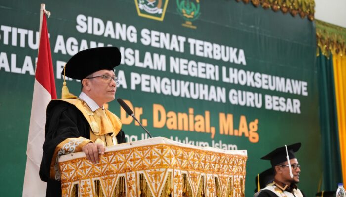 Guru Besar Pertama IAIN Lhokseumawe,  Prof. Dr. Danial, M.Ag.dikukuhkan