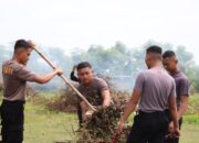 Polres Aceh Utara Gotong-royong Dalam Rangka Pembangunan Sat Polairud Di Kecamatan Lapang