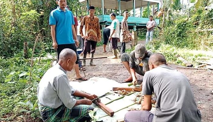 Petani Gampong Cot Barat Gelar Khanduri Blang Jelang Musim Tanam Turun Kesawah