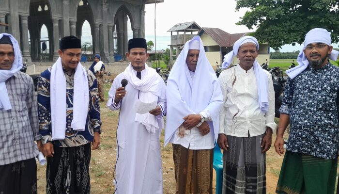 Panitia Qurban Kemesjidan Sirajul Muhqlisin Tanah luas Salurkan 500 Paket Daging Sapi