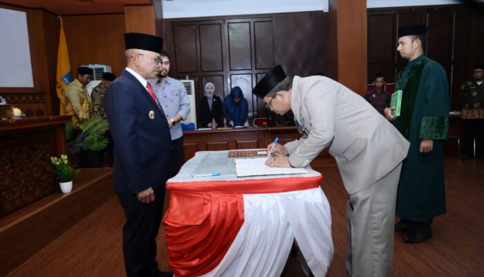 Pj. Bupati Aceh Jaya Lantik Asy’ari sebagai Penjabat Sekretaris Daerah. 