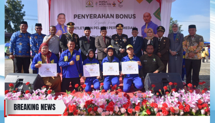 PEMKAB ACEH TAMIANG SERAHKAN BONUS ATLET PERAIH MEDALI DI POPDA ACEH KE-17