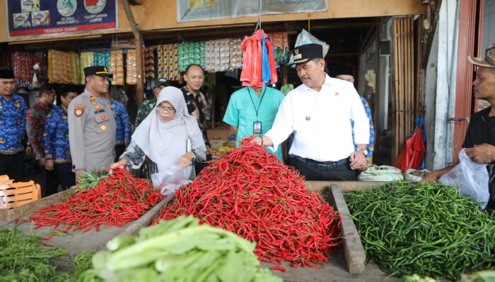 Pj Wali Kota Lhokseumawe  Pastikan Harga Pokok Tetap Stabil Jelang Nataru