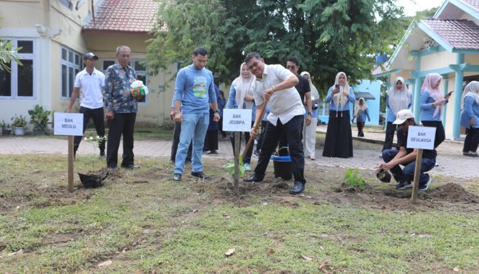 Gerakkan Pelestarian Flora Khas Aceh, Pj Wali Kota Lhokseumawe Tanam Tanaman Khas Aceh